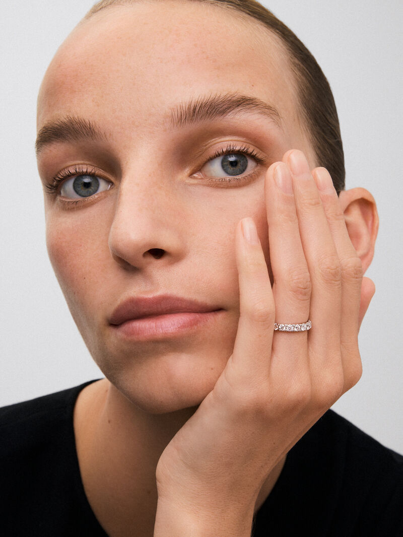Half ring in 18K white gold with 9 brilliant-cut diamonds with a total of 0.81 cts image number 1