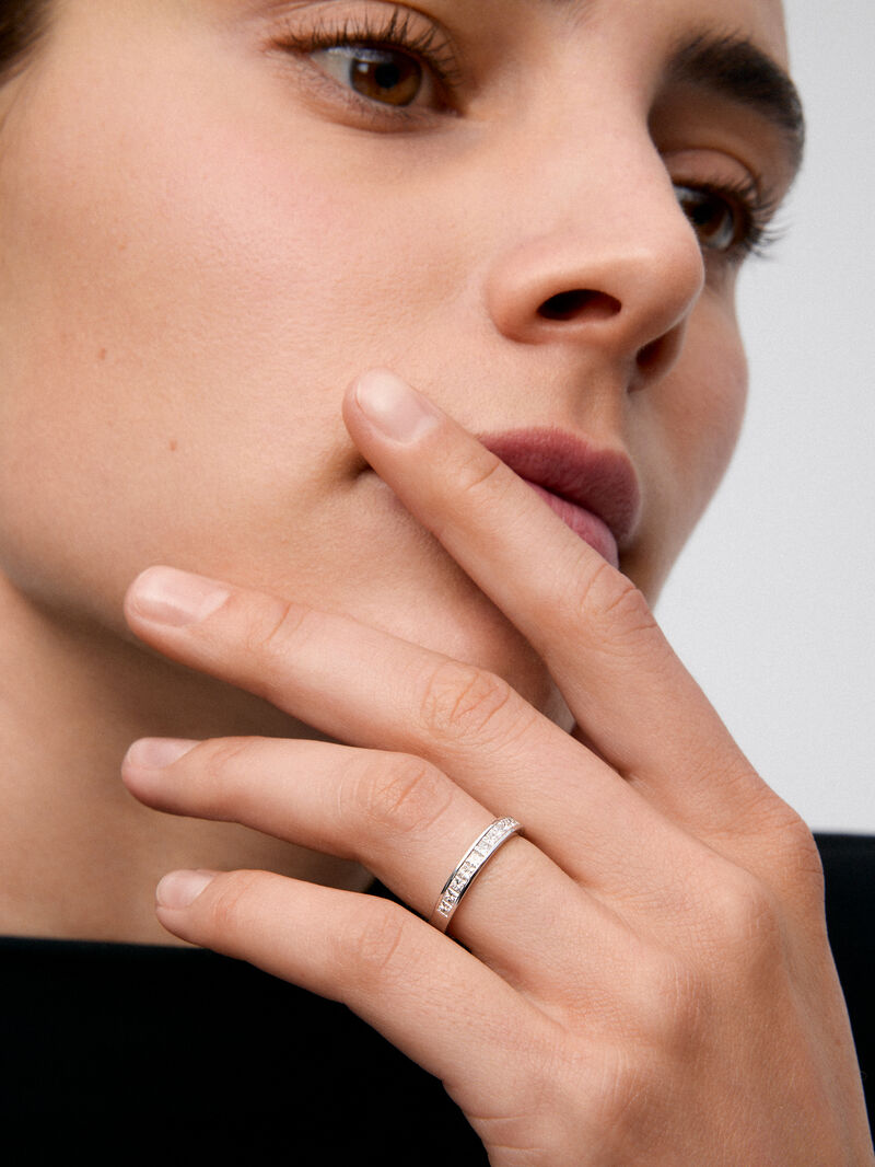 Half ring in 18K white gold with 14 princess-cut diamonds with a total of 0.7 cts image number 1