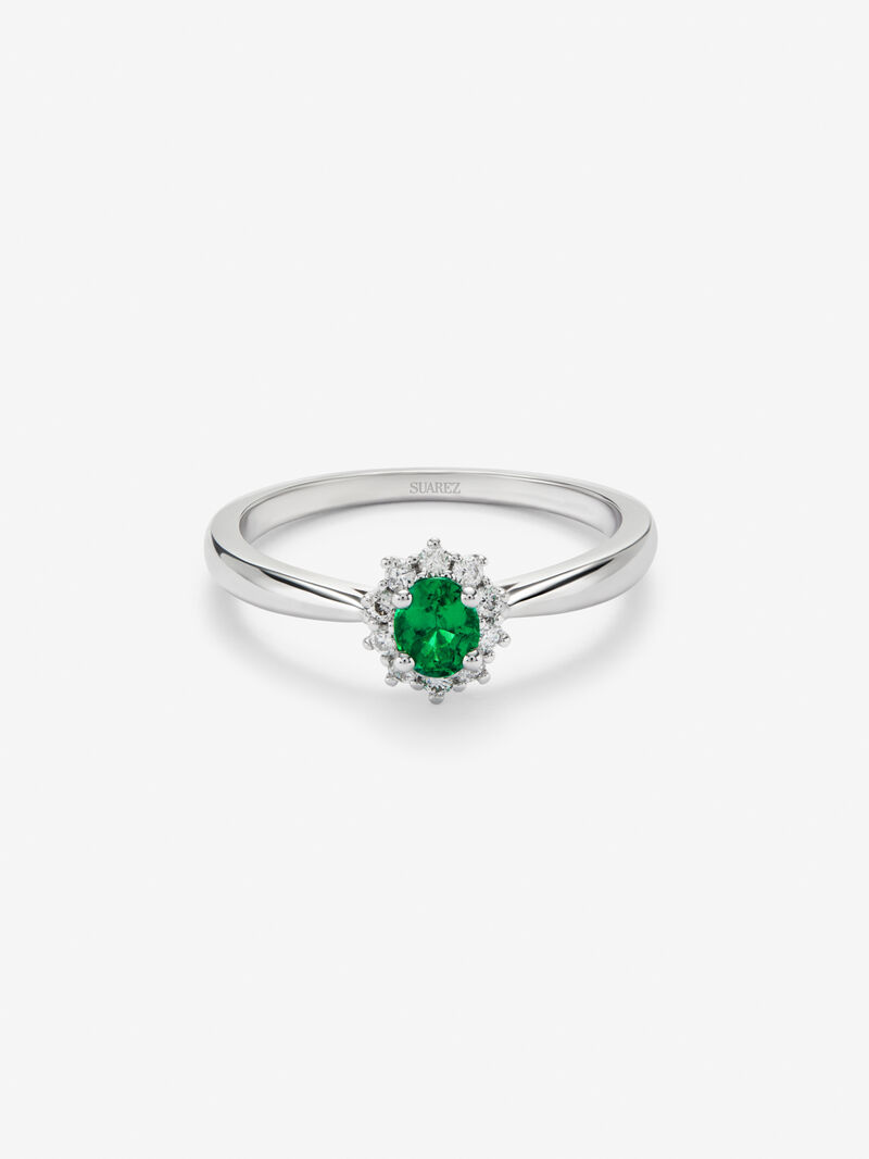 18K white gold ring with oval-cut green emerald of 0.25 cts and brilliant-cut diamonds with a total of 0.11 cts image number 2