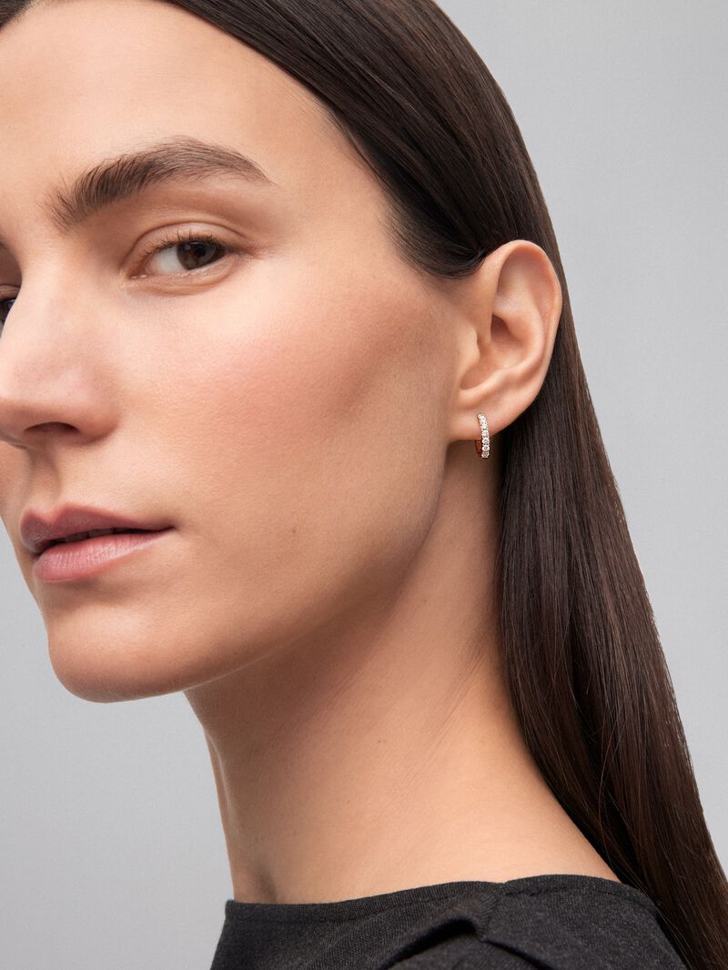 18K yellow gold hoop earrings with 14 brilliant-cut white diamonds with a total of 0.39 cts image number 3