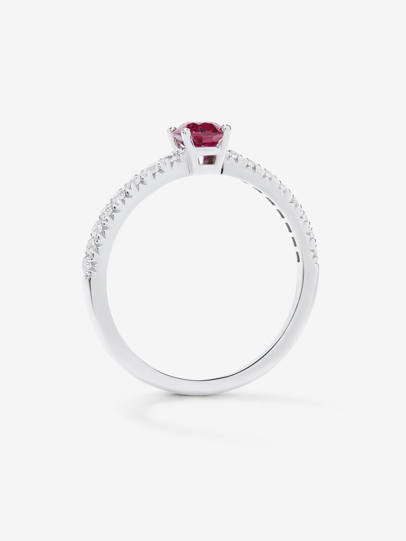 18K white gold ring with oval-cut red ruby ​​of 0.63 cts and 16 brilliant-cut diamonds with a total of 0.22 cts image number 4