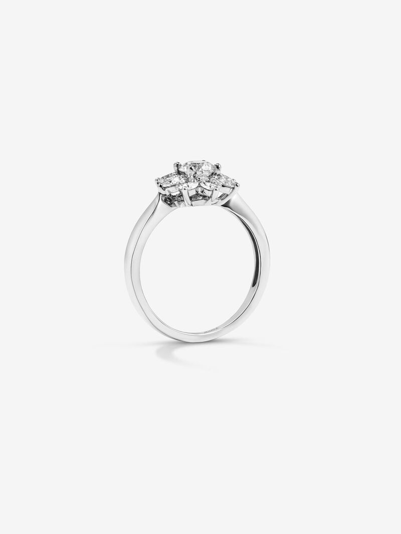 18K White Gold Engagement Solitaire Ring with Diamond image number 4