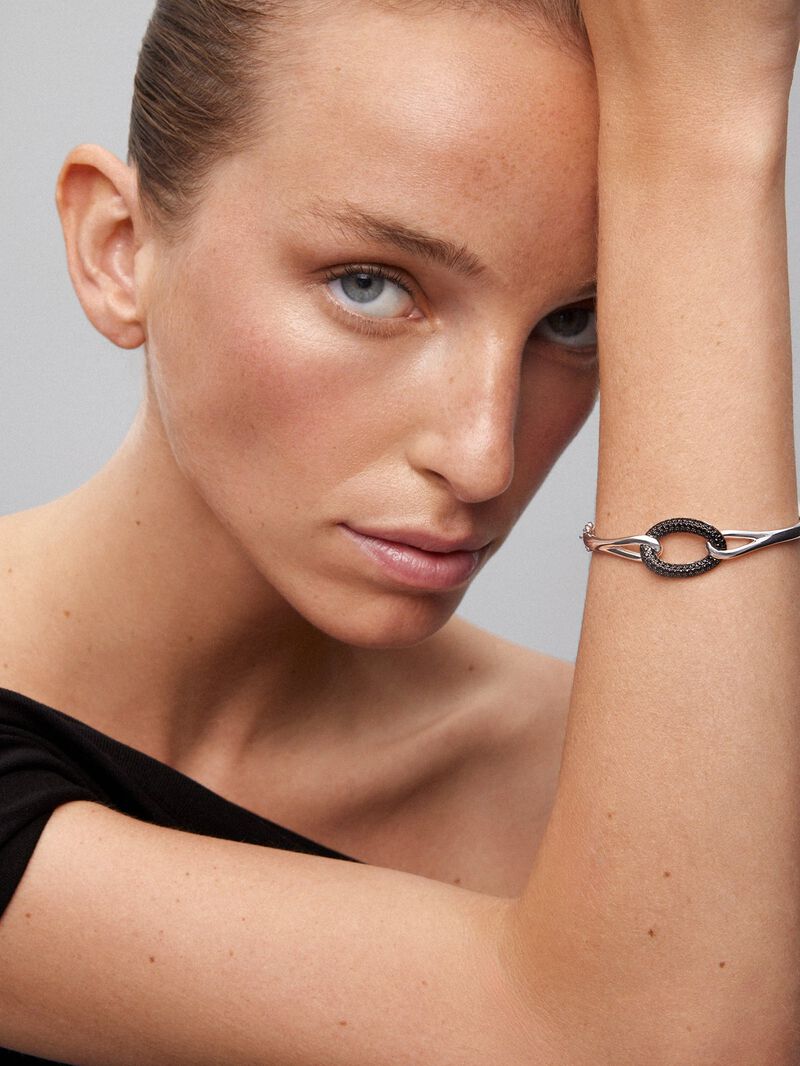 Rigid 925 silver bracelet with 86 black spinels with a total of 1.26 cts image number 1