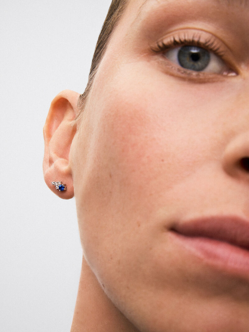 Right individual earring made of 18K white gold with sapphire and diamonds. image number 3