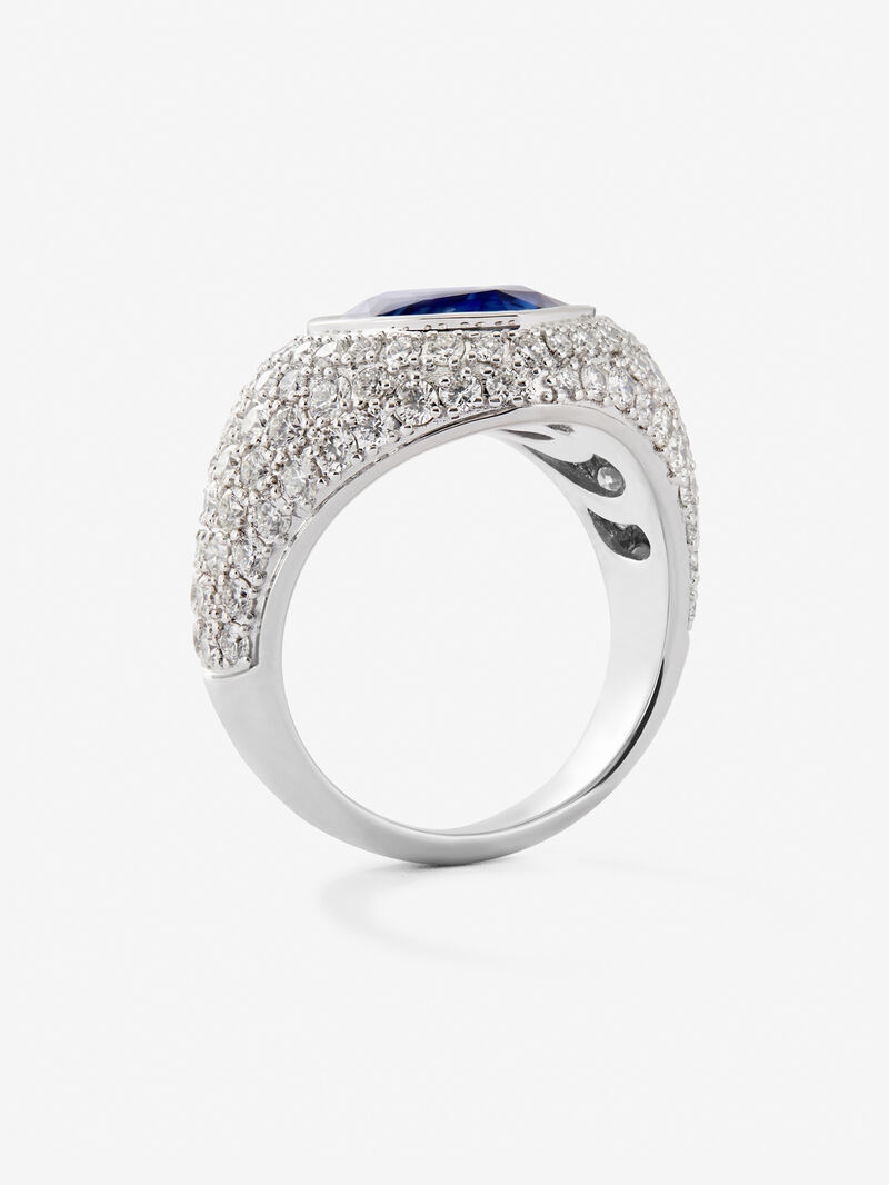 18K White Gold Ring with white diamond pavement in 2.22 cts and blue sapphire in 4.47 cts heart image number 4