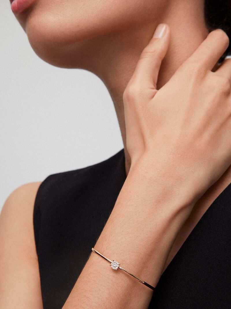 Rigid 18K rose gold bracelet with 11 brilliant-cut diamonds with a total of 0.21 cts image number 0