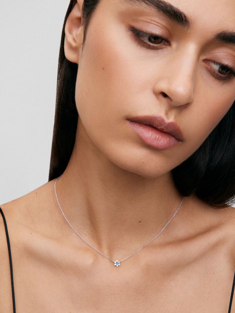 18K white gold pendant with brilliant-cut blue sapphire of 0.1 cts and 6 brilliant-cut diamonds with a total of 0.12 cts in the shape of a star image number 3