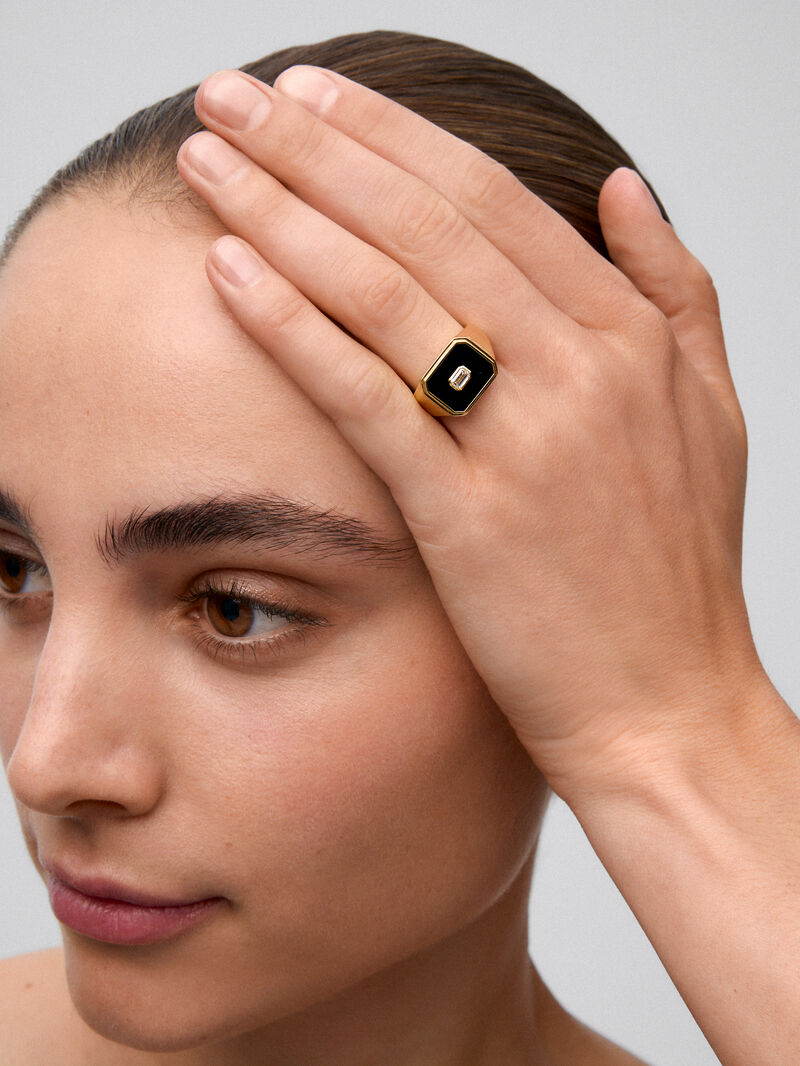 18K Yellow Gold Large Signet Ring with Black Onyx and 0.17 cts Diamond image number 3
