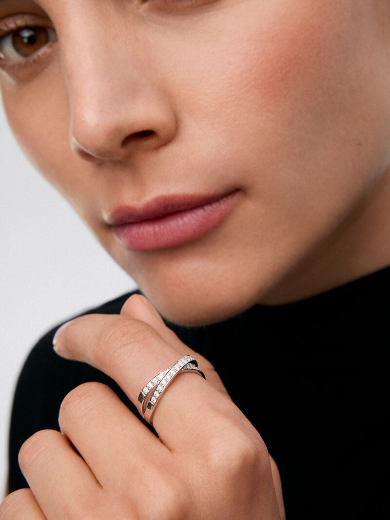 18K white gold cross ring with 30 brilliant-cut diamonds with a total of 0.48 cts image number 3