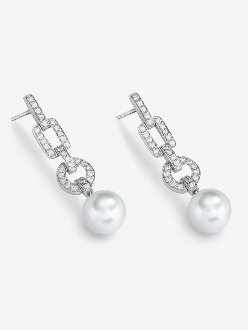 18K white gold earrings with 2 10mm pearls and 64 brilliant-cut diamonds with a total of 0.61 cts image number 2