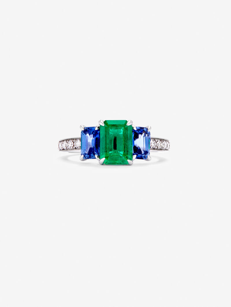 18K White Gold Doing Ring with Green Esmerald in Octagonal Size 1.88 cts, Blue Sapphires in Octagonal Size 1.14 cts and white diamonds in bright size image number 2