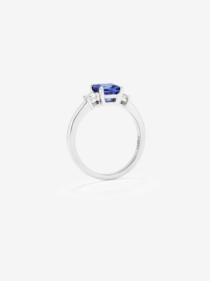 18K White Gold Solitaire Ring with Tanzanite and Diamond image number 4