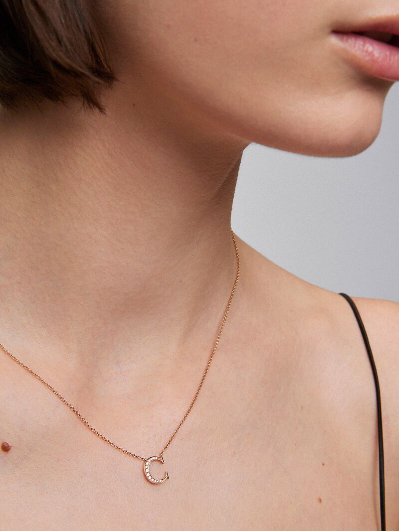 Pendant chain with 18K white gold initial and diamonds image number 3