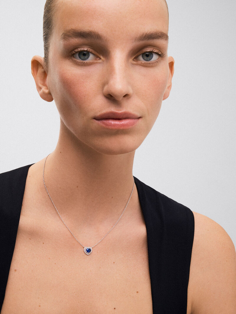18K white gold pendant with heart-cut blue sapphire of 0.97 cts and brilliant-cut diamonds with a total of 0.22 cts image number 1