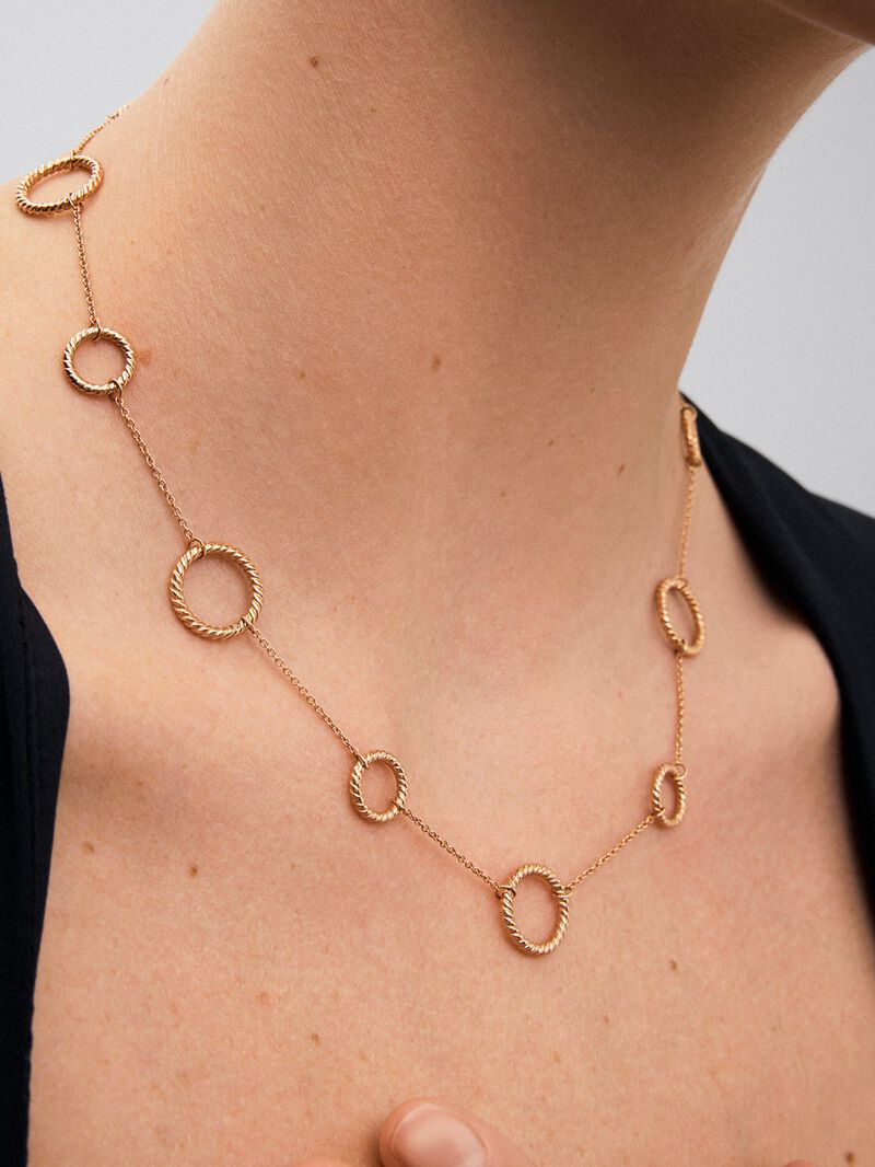 18kt Rose Gold Scalloped Circle Necklace image number 1