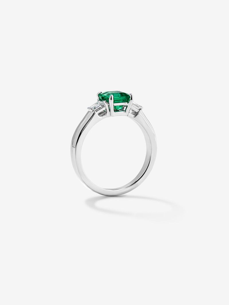 18K White Gold Tieillo Ring with Esmeralda Vivid in Emerald Size 1.64 CTS and 0.4 CTS diamonds image number 2