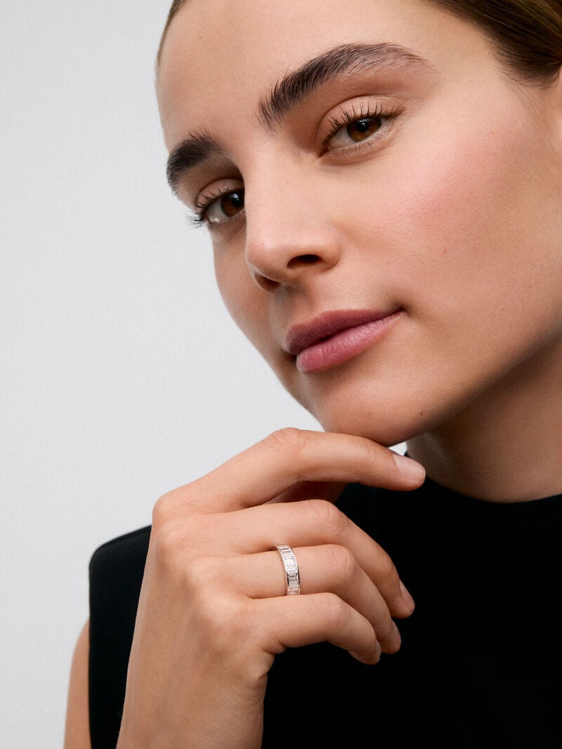 Half ring in 18K white gold with baguette-cut diamonds with a total of 1.83 cts image number 3