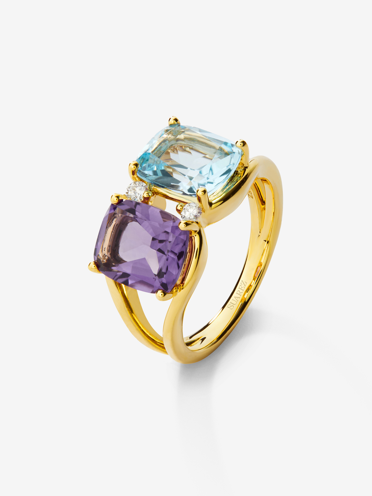18kt yellow gold ring with diamonds, Sky and amethyst topacios