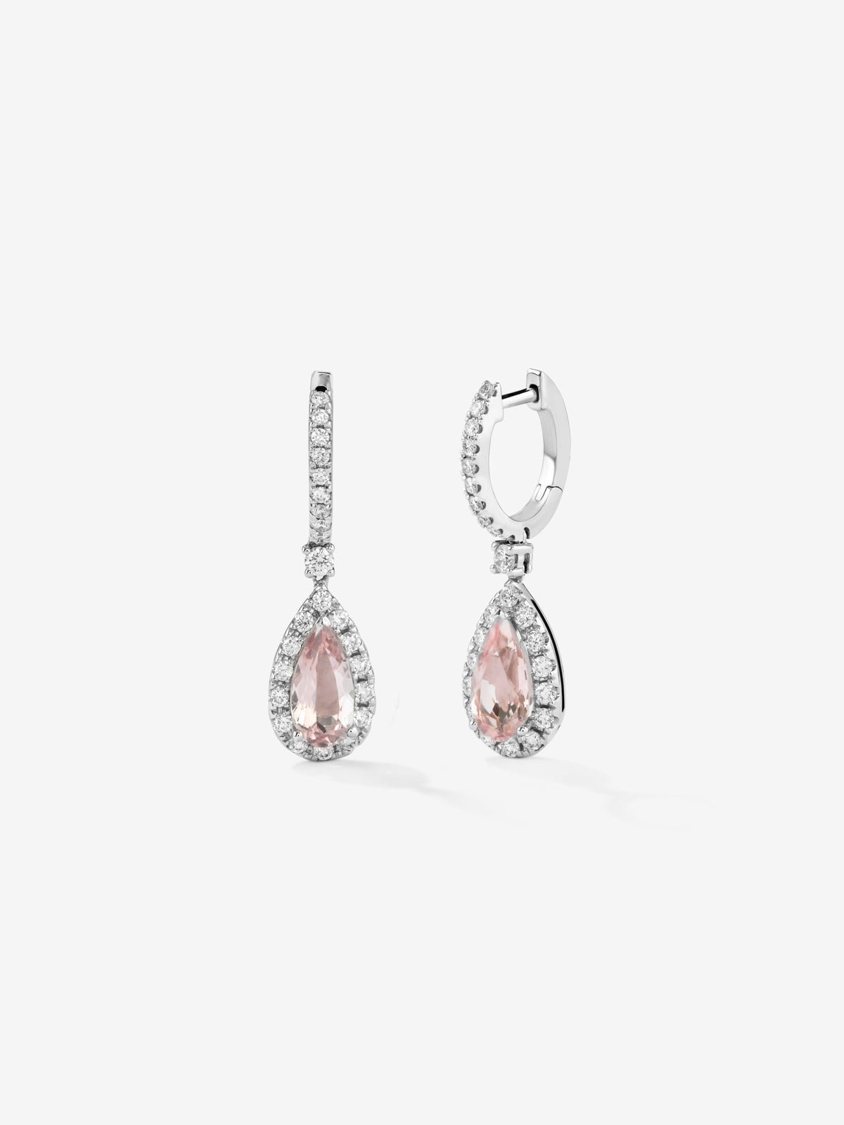 Pendientes de oro blanco de 18K con morganitas rosas en talla pera de 1,96 cts y diamantes en talla brillantes