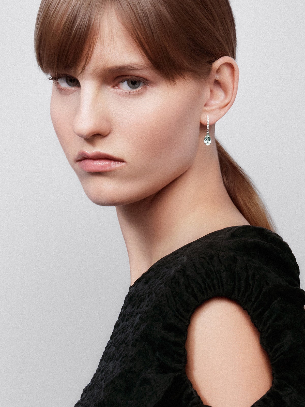 18K white gold hoop earrings with green amethyst and diamond pendant