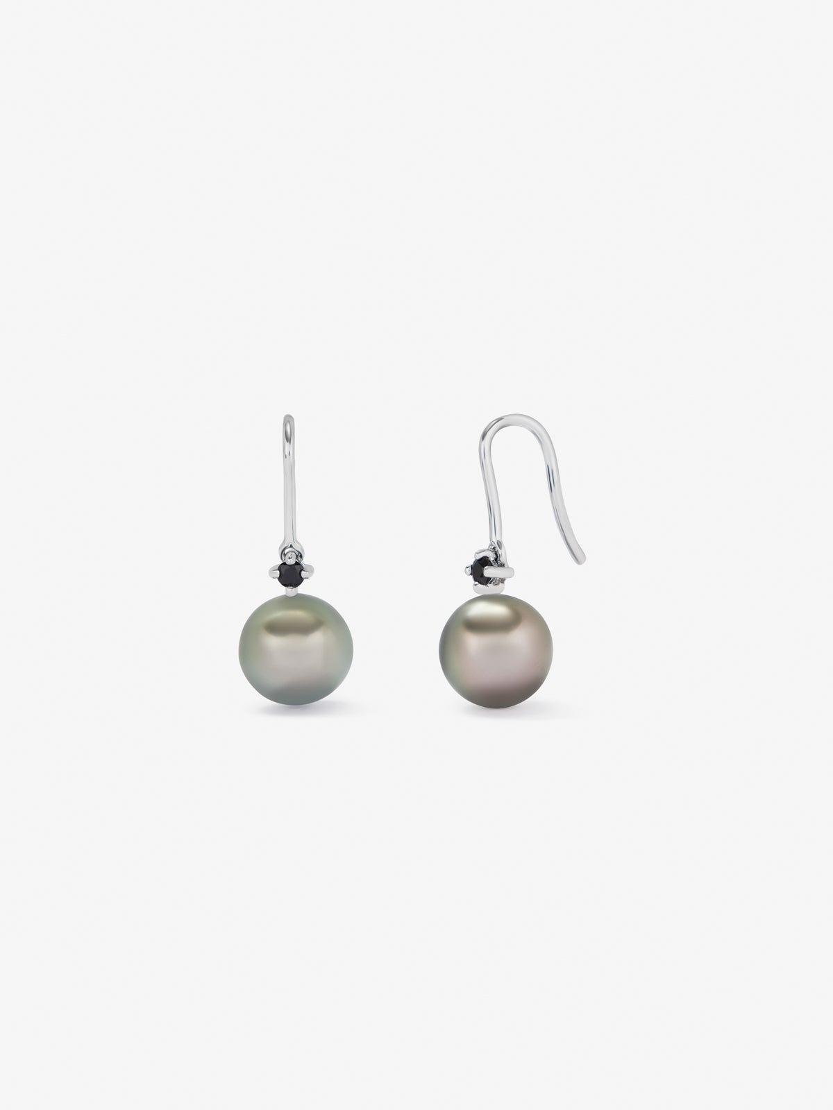 Pendientes de aro de plata 925 con 2 espinelas negras con un total de 0,13 cts y 2 perla de Tahití de 8,5mm