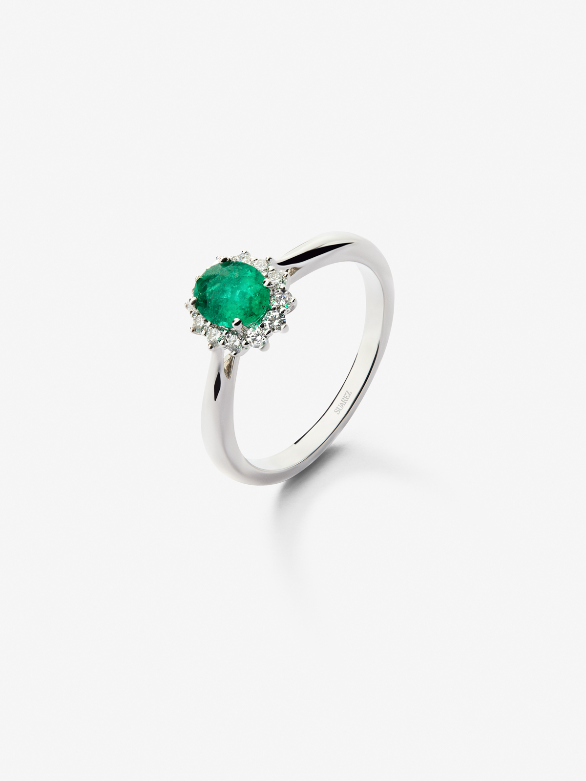 18K white gold ring with green emerald in oval size of 0.3 cts and white diamonds in 0.24 cts bright size