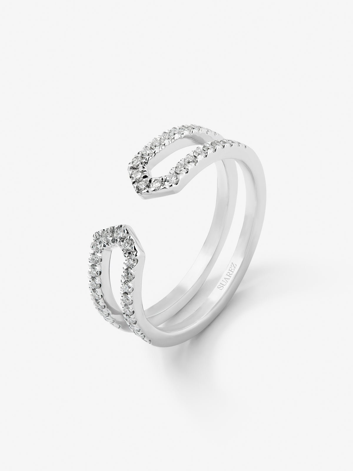 18K white gold ring with 40 brilliant-cut diamonds with a total of 0.32 cts
