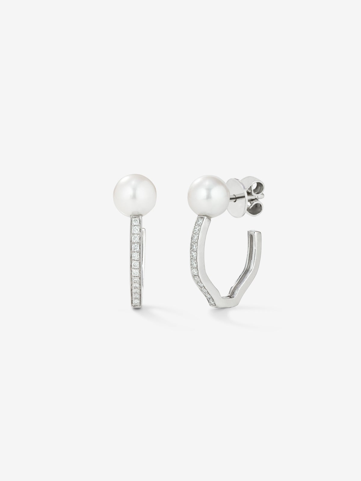 18k white gold hoop earrings with 6mm Akoya pearl.