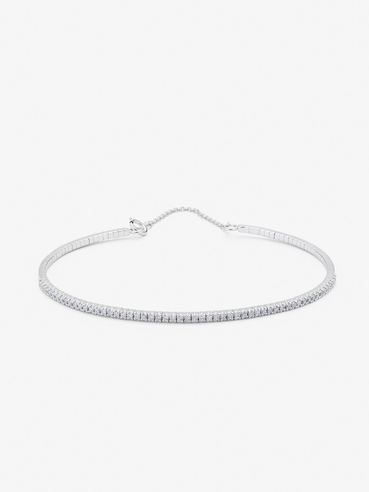 Pulsera rígida de oro blanco de 18K con diamantes blancos en talla brillante de 0,39 cts