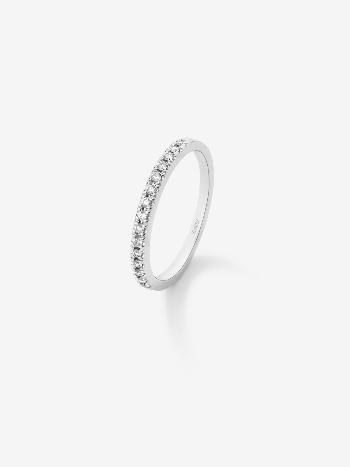 Half ring in 18K white gold with 15 brilliant-cut diamonds with a total of 0.15 cts