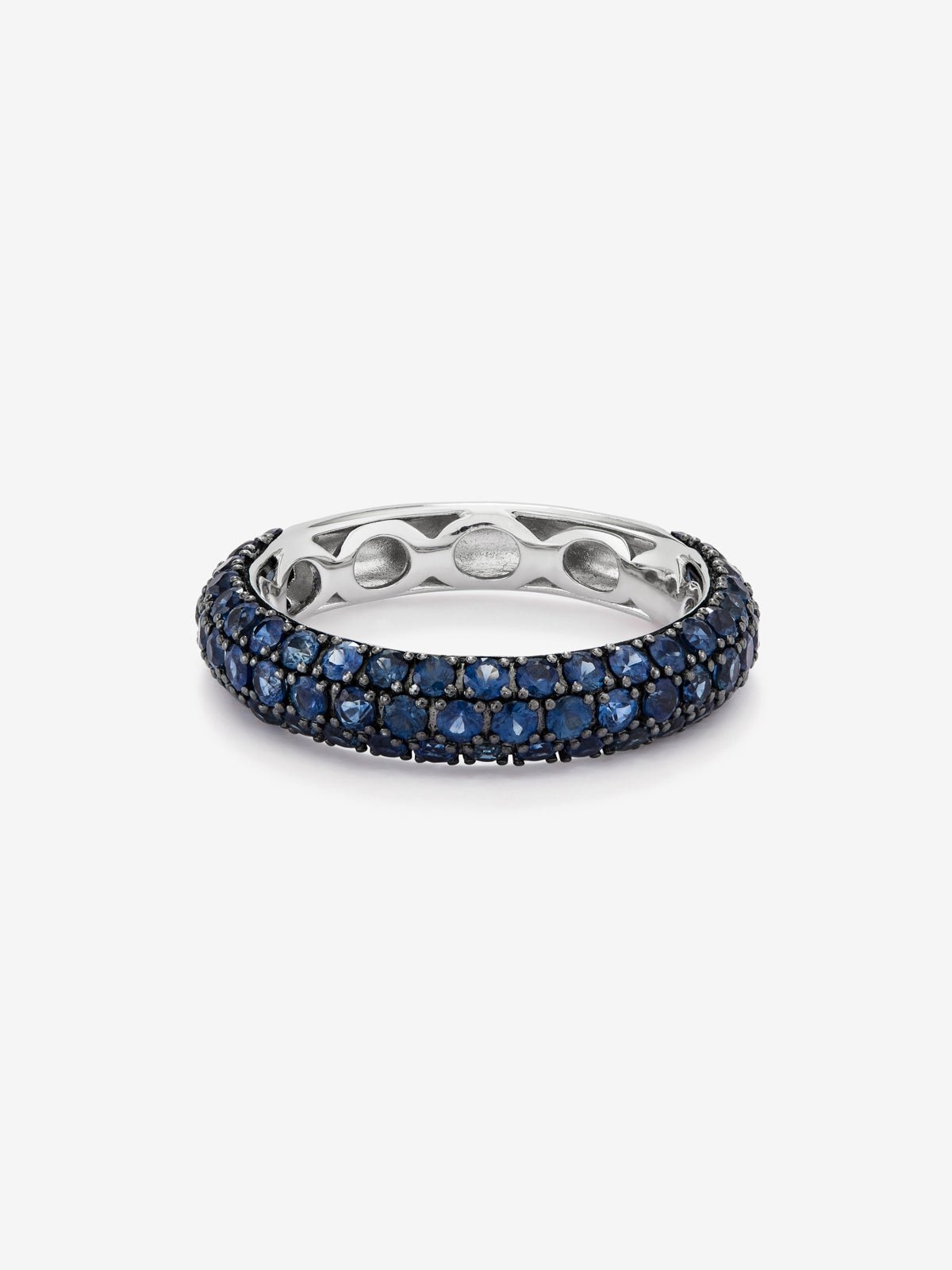 925 silver ring with 70 brilliant-cut blue sapphires with a total of 1.85 cts