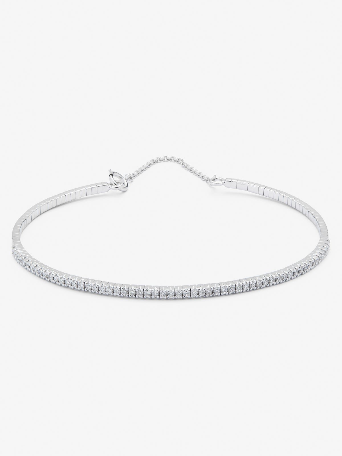 Pulsera rígida de oro blanco de 18K con diamantes blancos en talla brillante de 0,39 cts