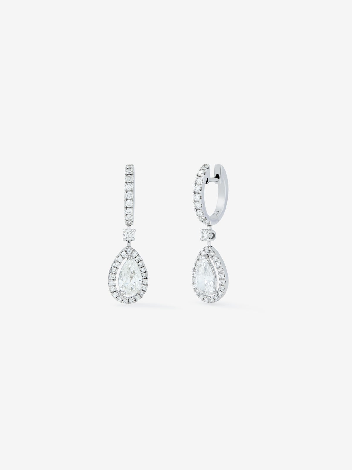 18K white gold earrings with 2 pear-cut diamonds with a total of 0.3 cts and 48 brilliant-cut diamonds of 0.38 cts