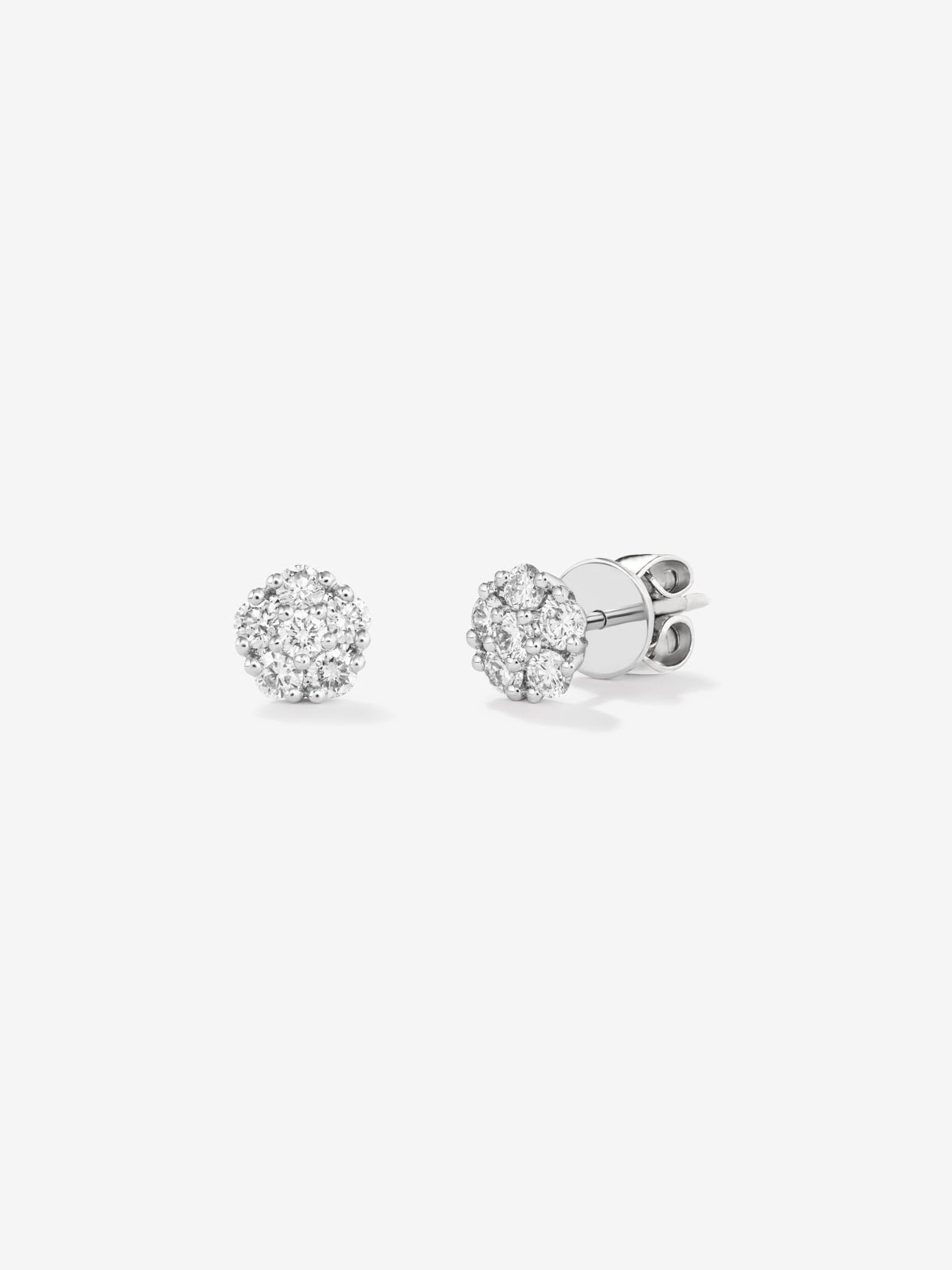 18K white gold earrings with 12 brilliant-cut diamonds with a total of 0.66 cts