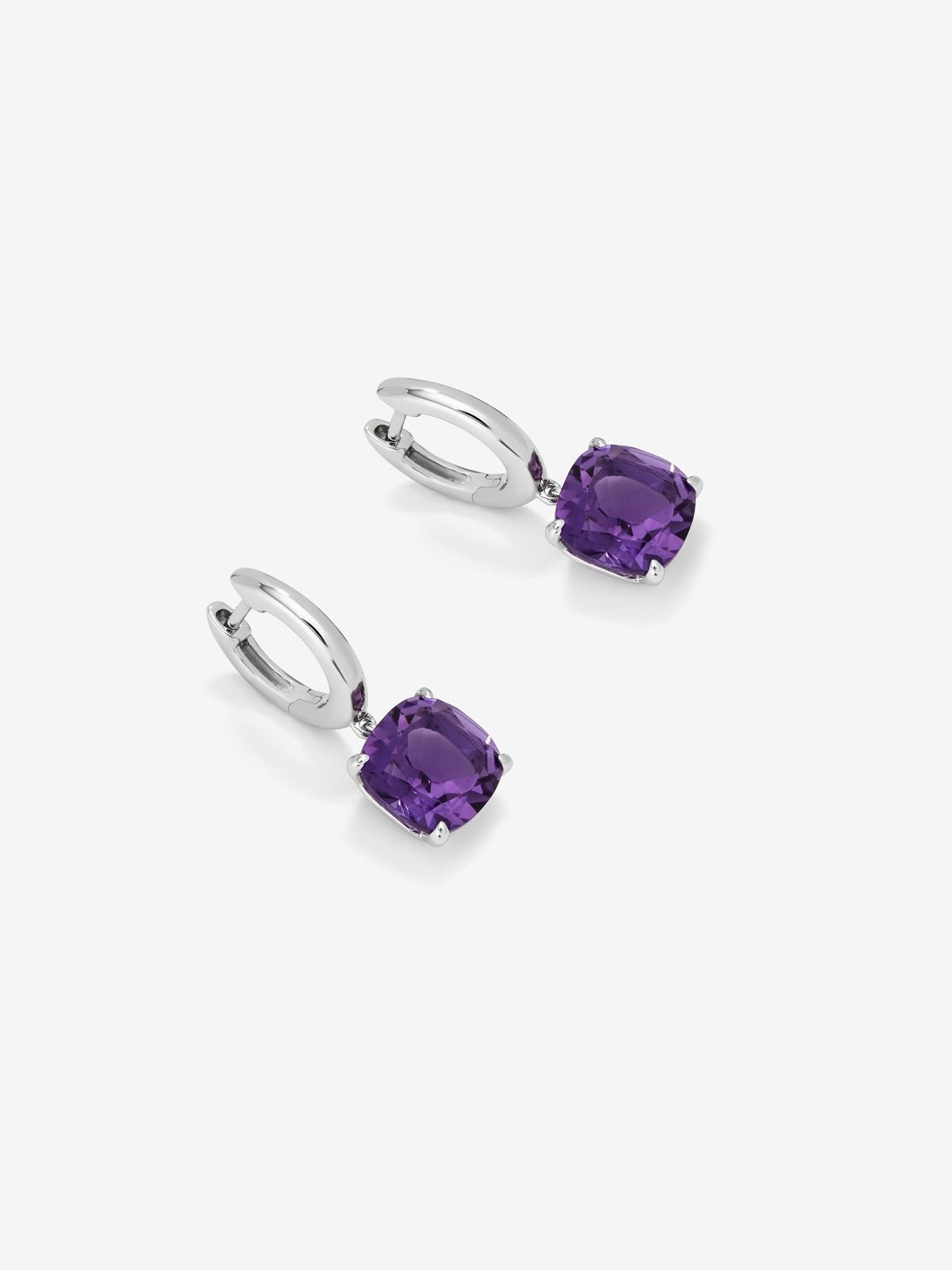 Silver earrings with purple amethists