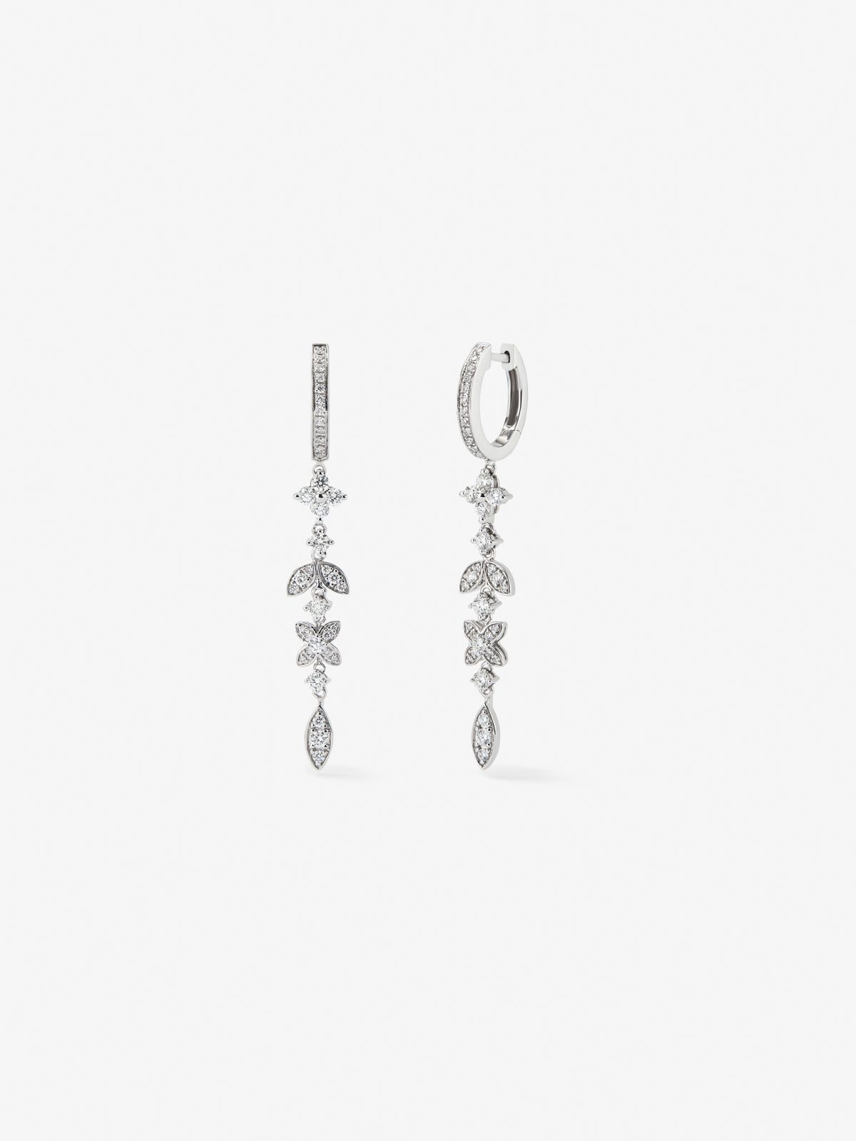 18K white gold earrings with 70 brilliant-cut diamonds with a total of 0.75 cts