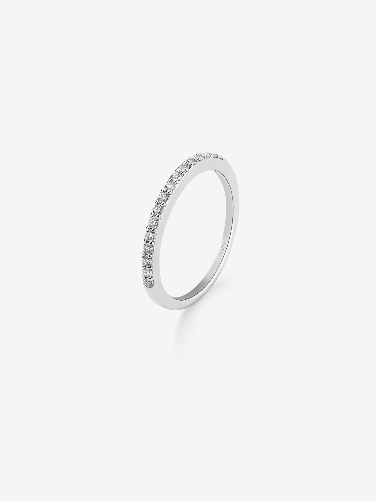 Half ring in 18K white gold with 16 brilliant-cut diamonds with a total of 0.21 cts