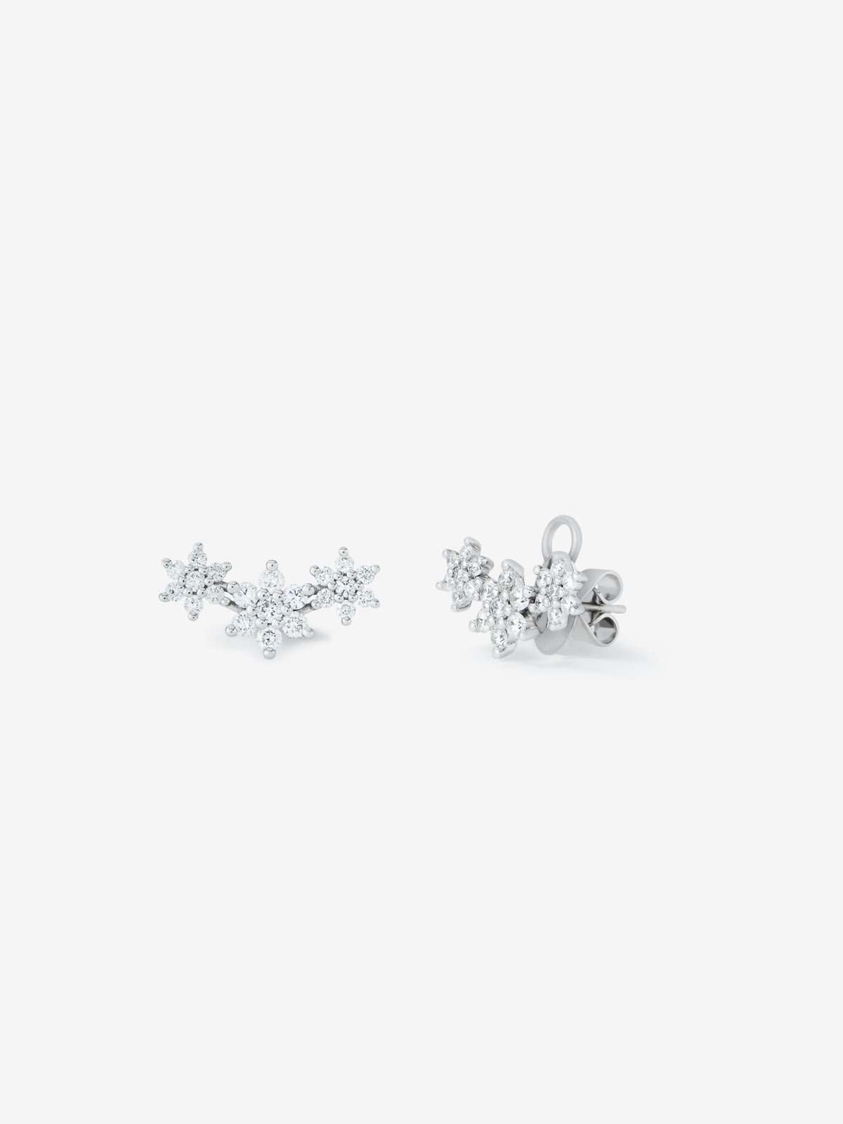 18K white gold earrings with 42 brilliant-cut diamonds with a total of 1.51 cts