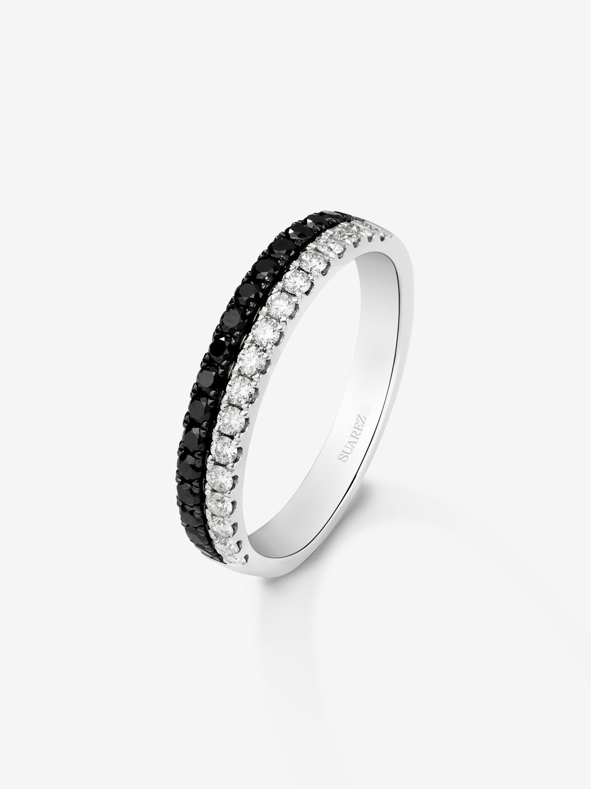Half-eternity 18K white gold ring with black diamond and white diamond