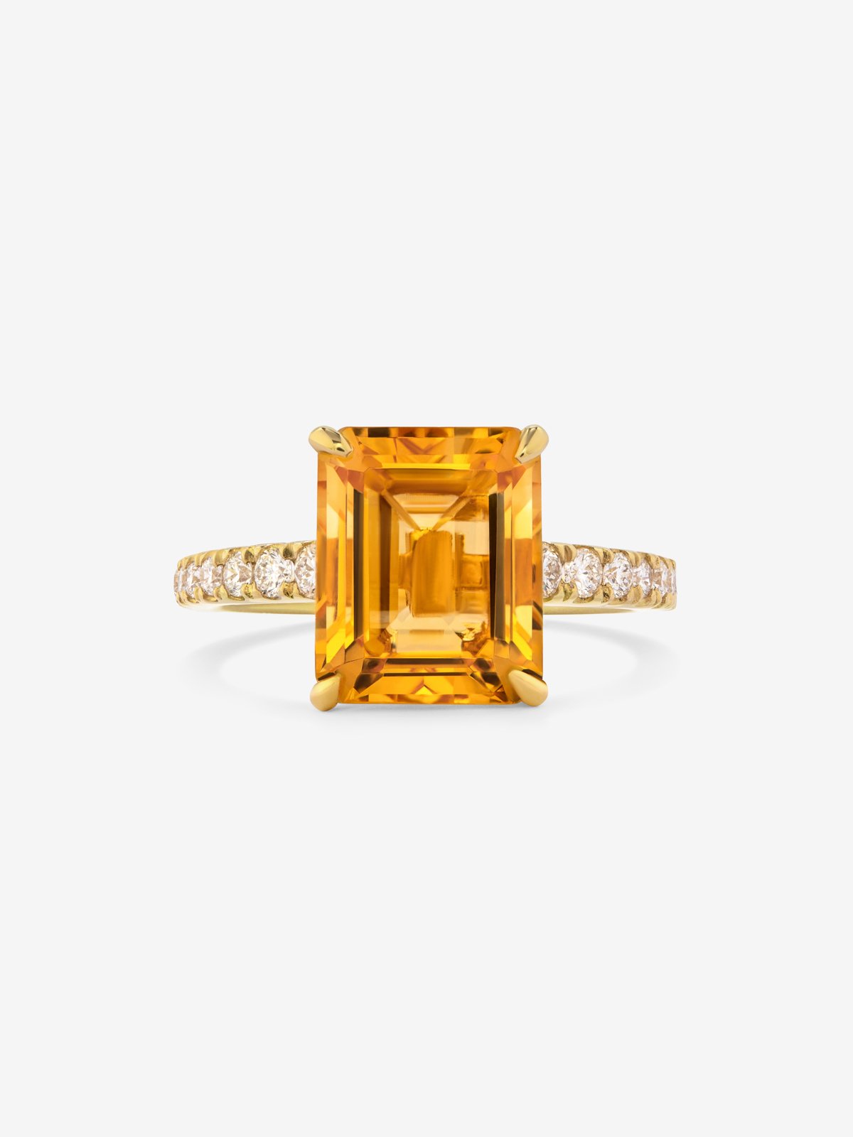 18K yellow gold ring with emerald-cut citrine quartz of 3.7 cts and 14 brilliant-cut diamonds with a total of 0.32 cts