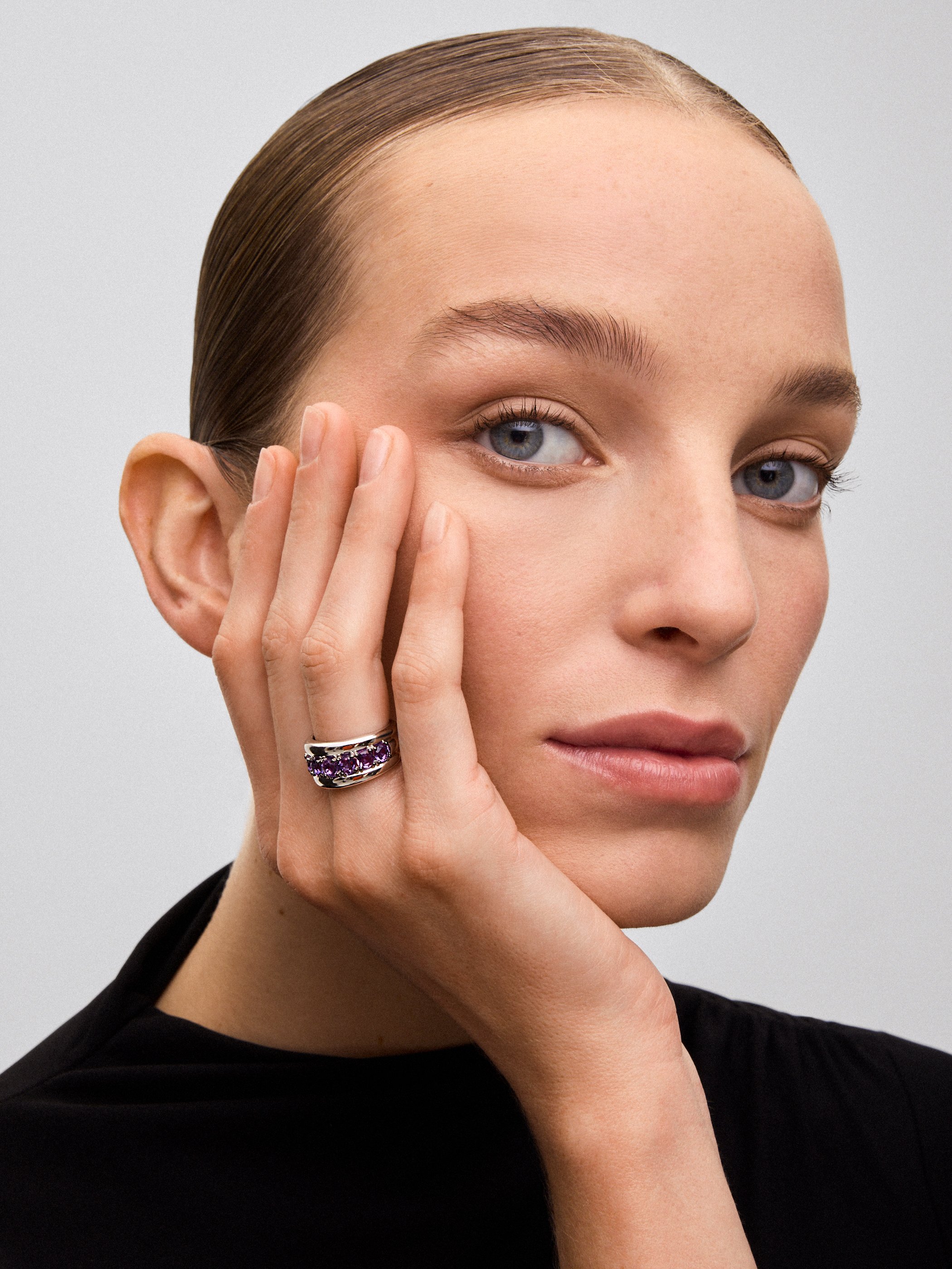 925 silver ring with paved brilliant-cut purple amethysts