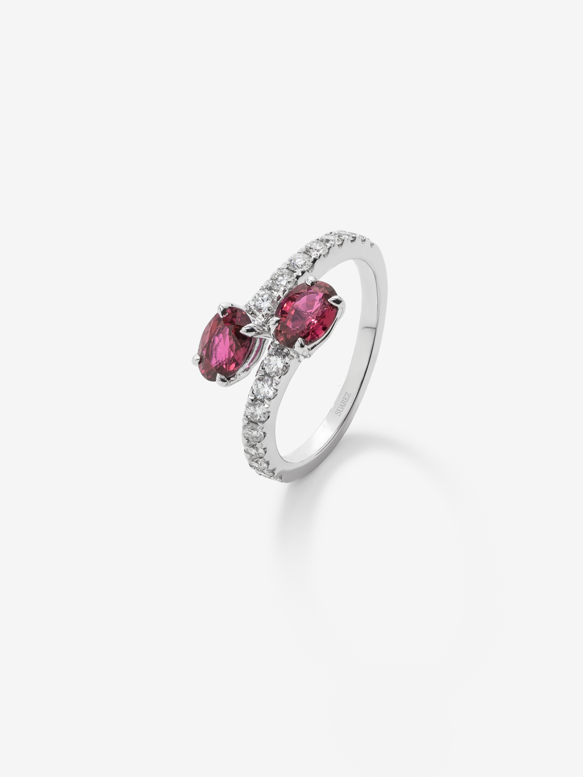 You and me 18K white gold ring with ruby and diamond.