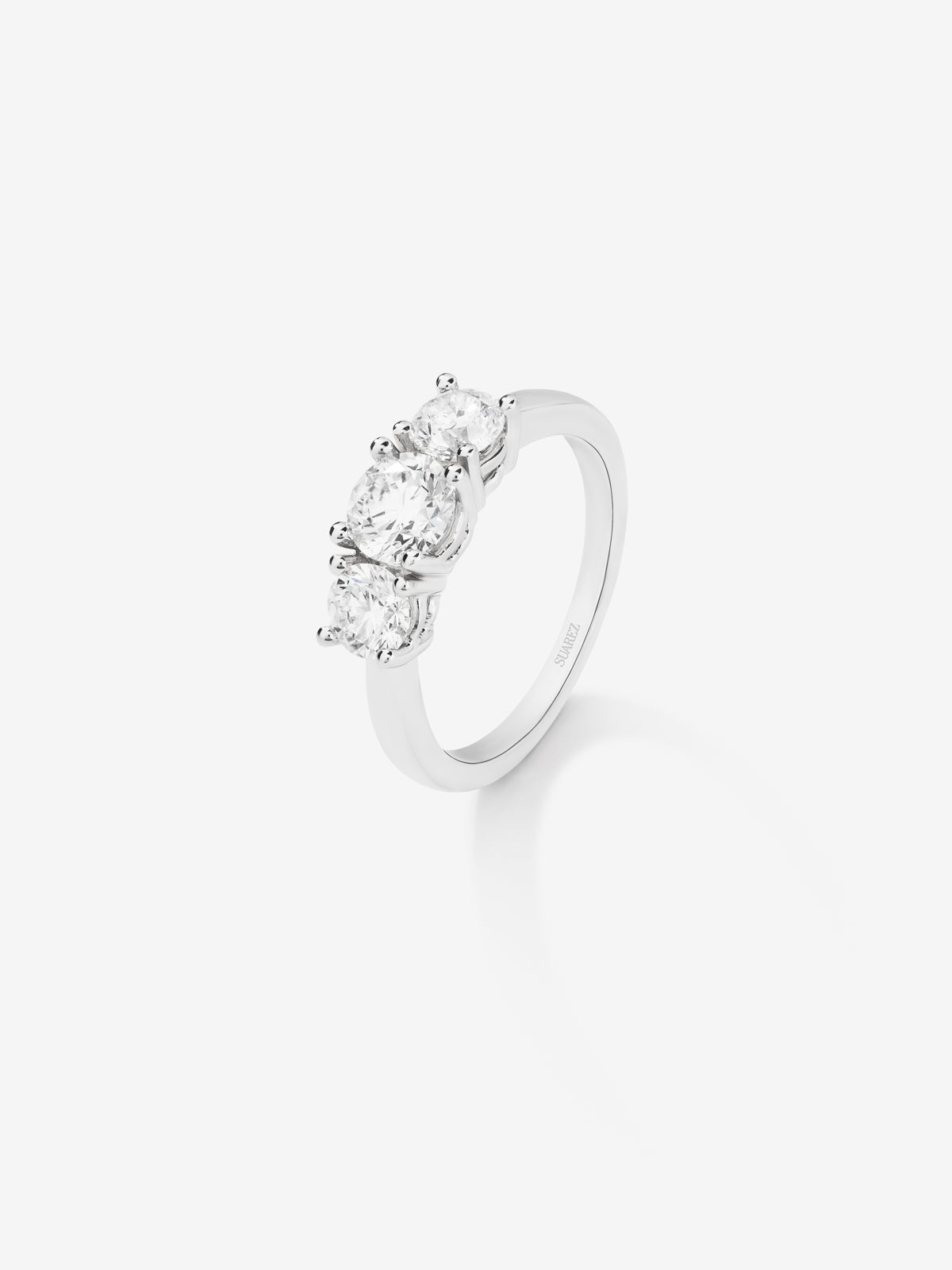 18K white gold triple ring with 3 brilliant-cut diamonds with a total of 1.5 cts