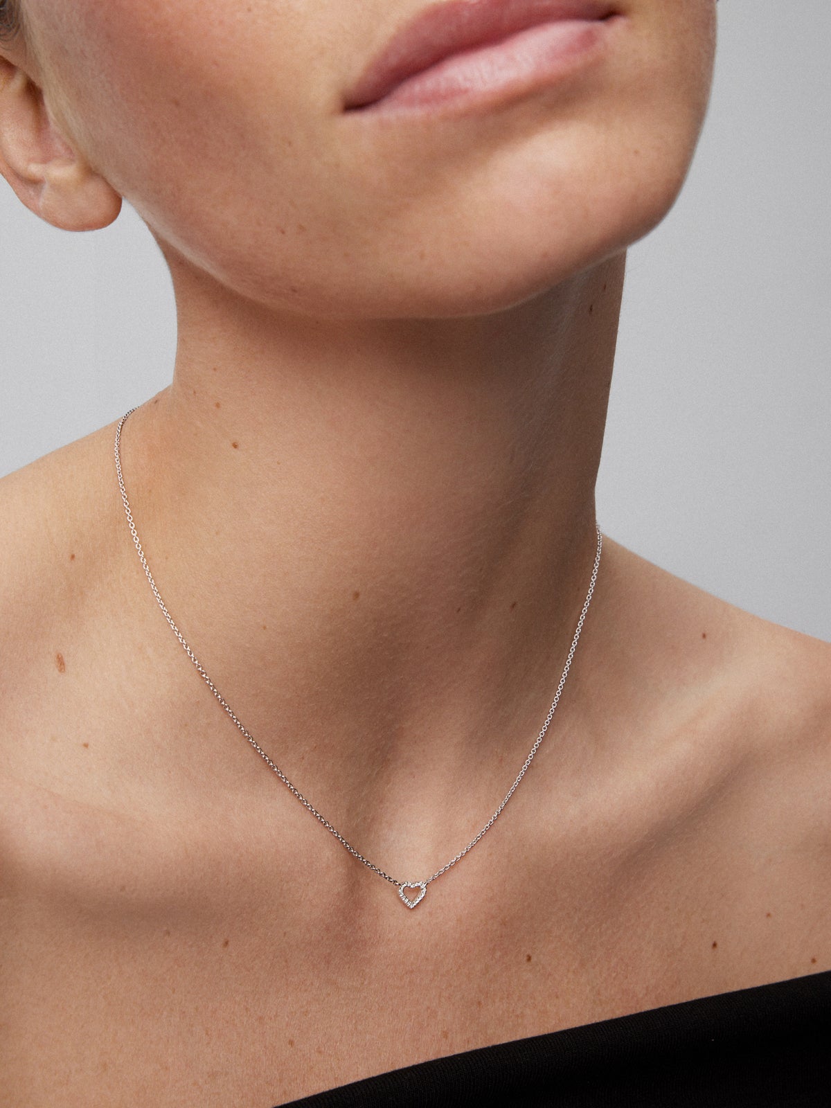 18K White Gold Heart Pendant Chain with Diamonds