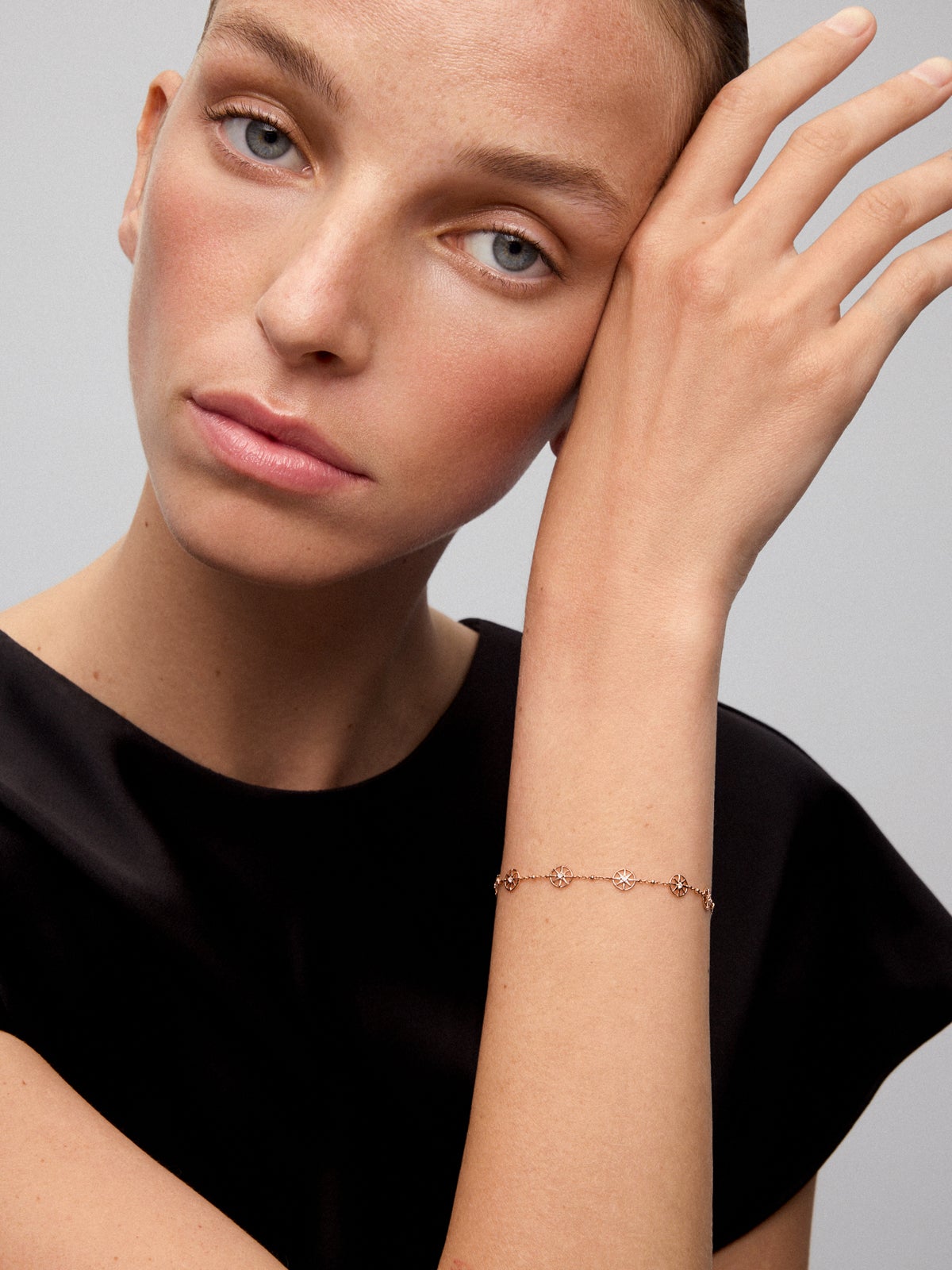 18K Rose Gold Chain Bracelet with Diamond Stars