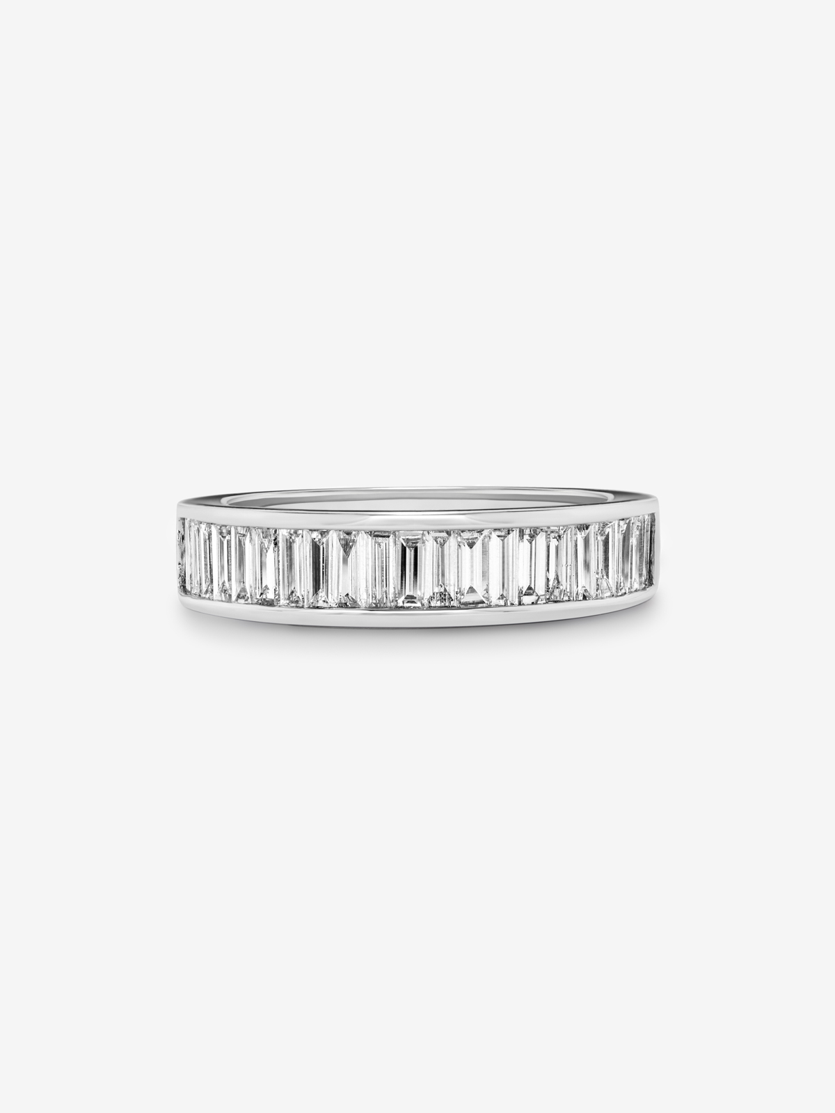 Half ring in 18K white gold with baguette-cut diamonds with a total of 1.83 cts
