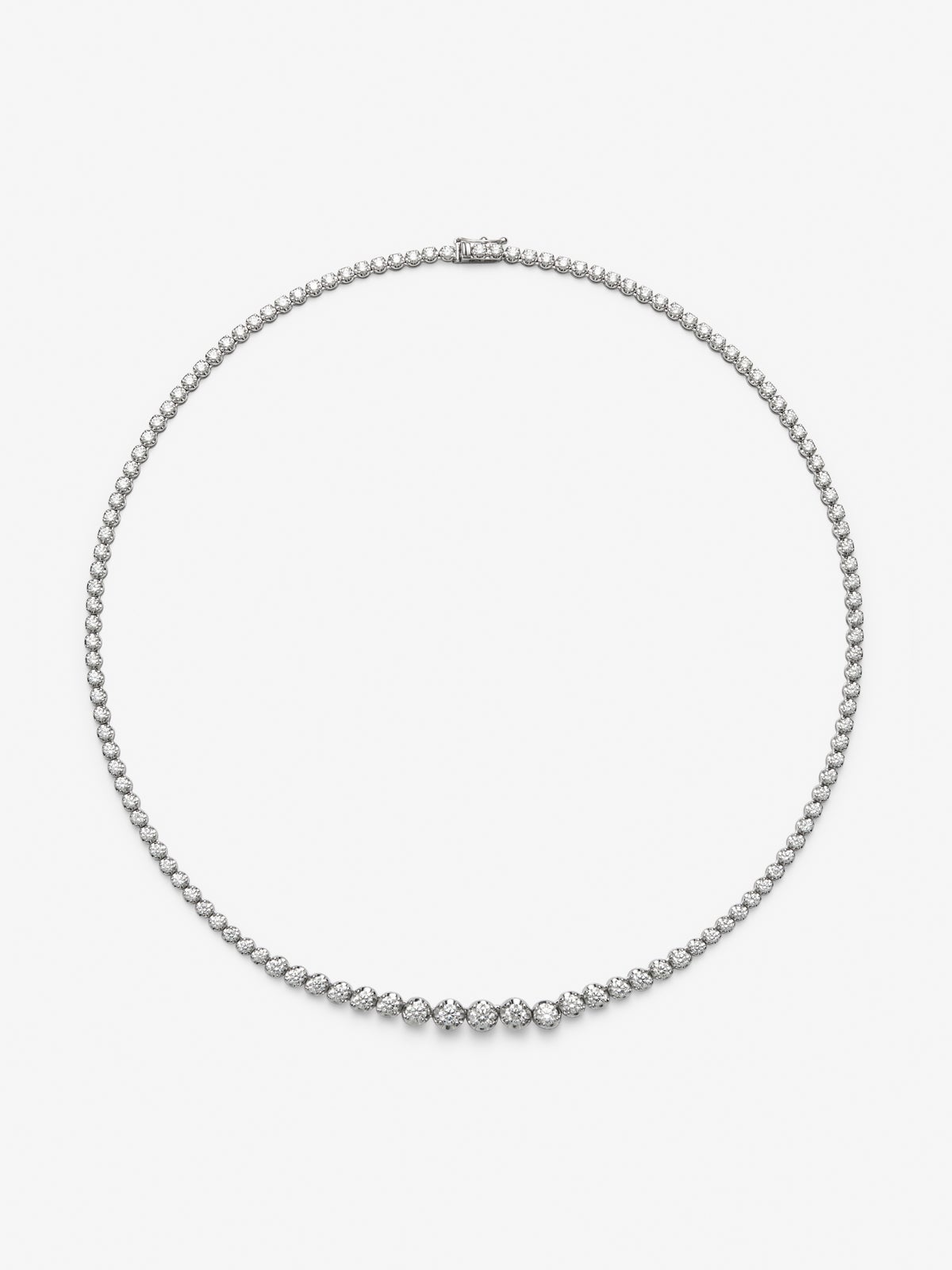 18K white gold rivière necklace with 126 brilliant-cut diamonds with a total of 6.71 cts