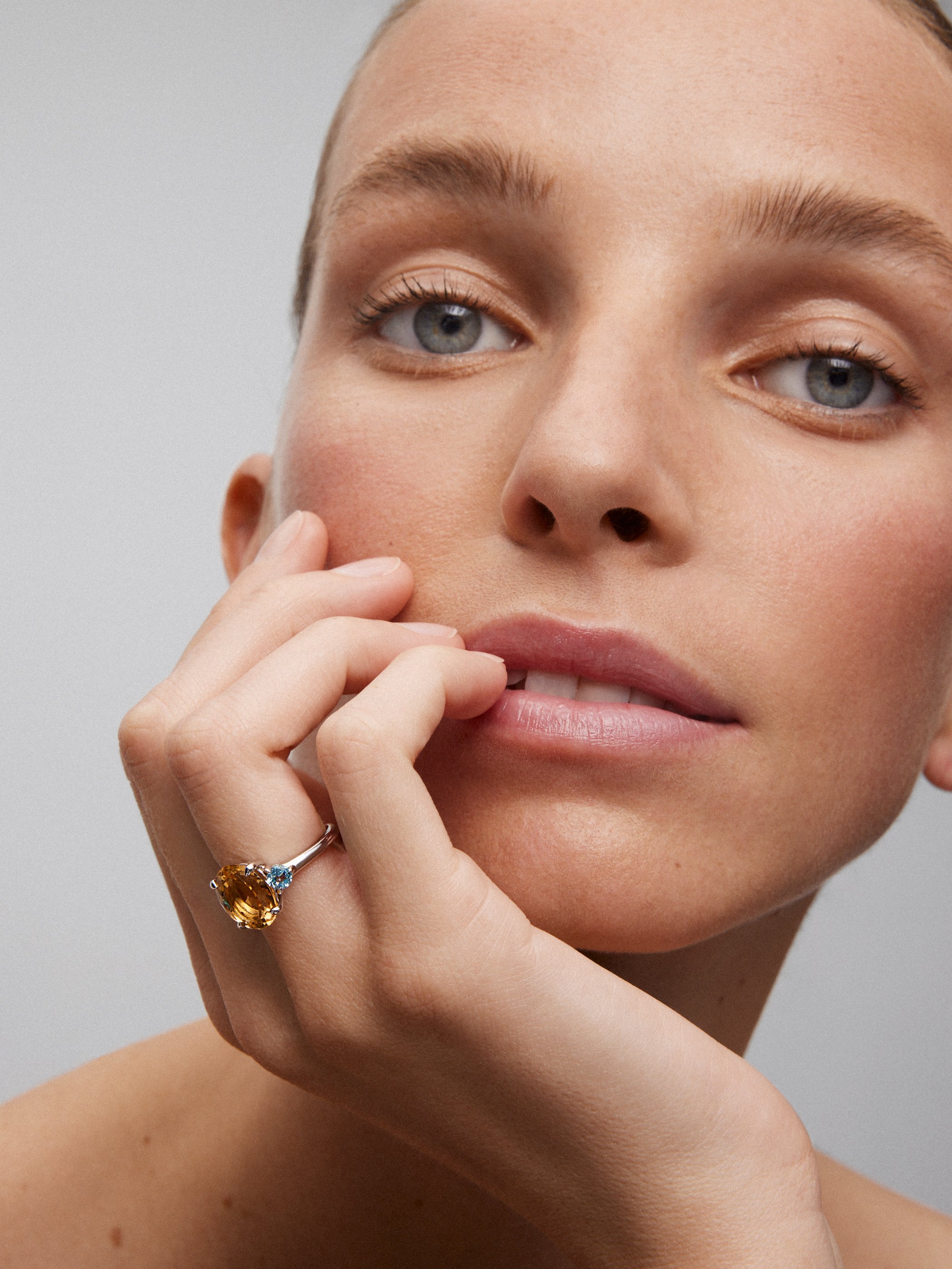 925 silver triple ring with oval-cut citrine quartz and 2 brilliant-cut Swiss blue topazes