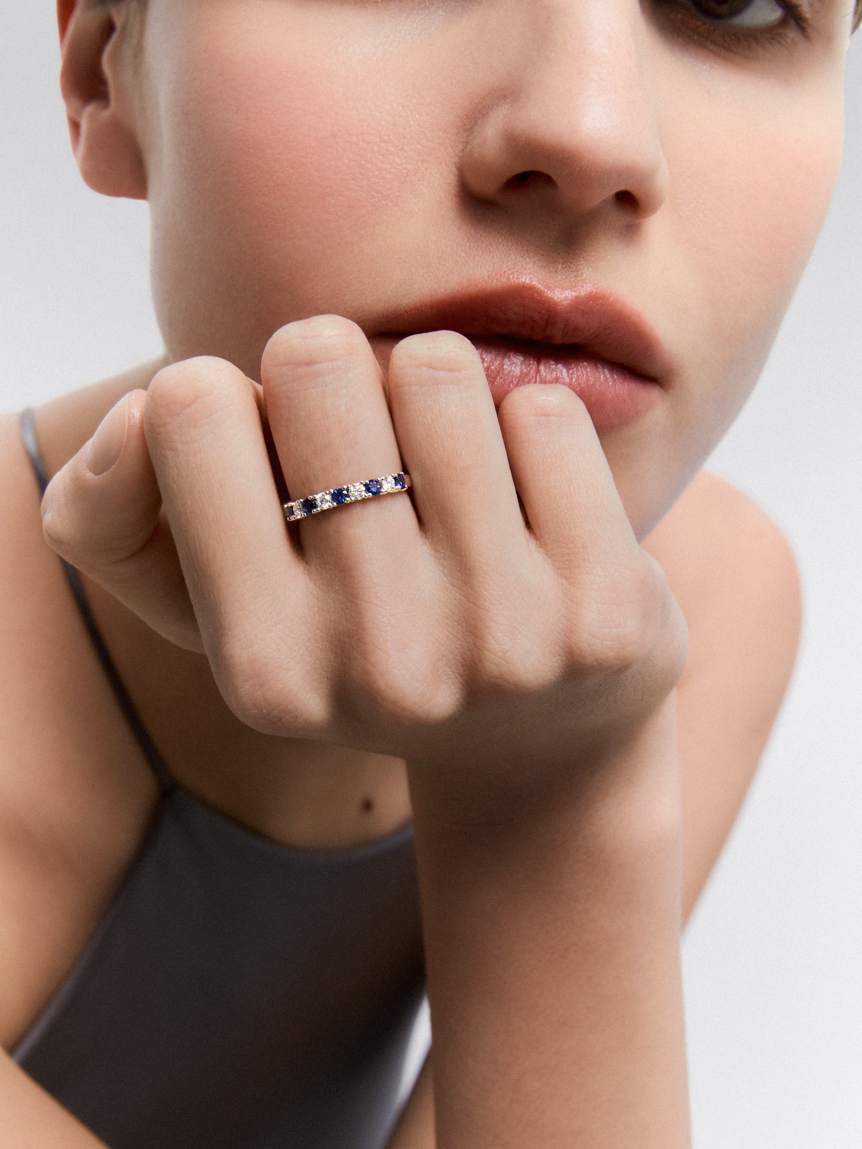 Middle Ring 18k Gold Alliance with Sapphire and Diamond