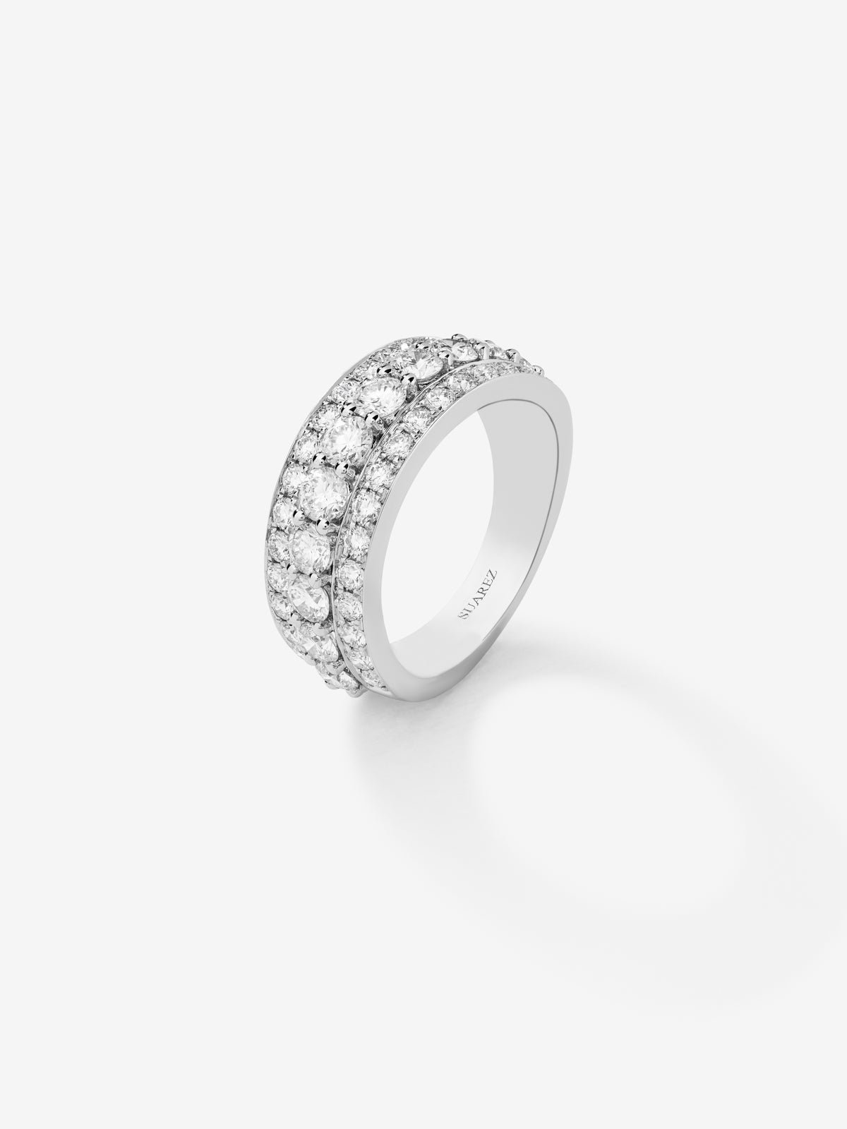 18K white gold ring with 43 brilliant-cut diamonds with a total of 1.97 cts